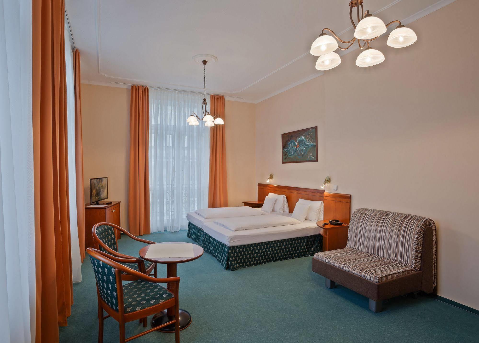 Hotel Westend Mariánské Lázně Dış mekan fotoğraf